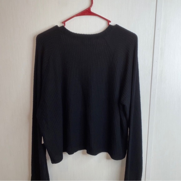 Beyond Yoga Black Blouse with Long Sleeves vV Neck So Soft - Picture 7 of 7